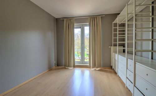 Bel appartement 2 chambres en bon état avec garage Bel appartement 2 chambres en bon état avec garage