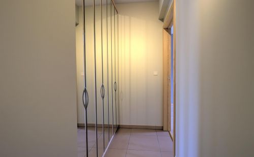 Bel appartement 2 chambres en bon état avec garage Bel appartement 2 chambres en bon état avec garage