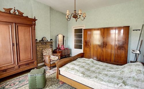 Maison à rénover à Heure le Romain