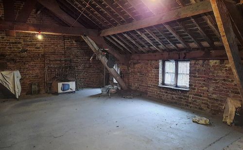 Maison à rénover à Heure le Romain