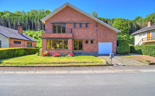 Villa 4 chambres à rénover avec jardin arboré et garage