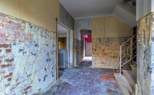 Villa 4 chambres à rénover avec jardin arboré et garage