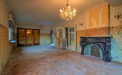 Villa 4 chambres à rénover avec jardin arboré et garage