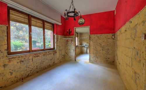 Villa 4 chambres à rénover avec jardin arboré et garage