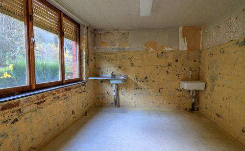 Villa 4 chambres à rénover avec jardin arboré et garage