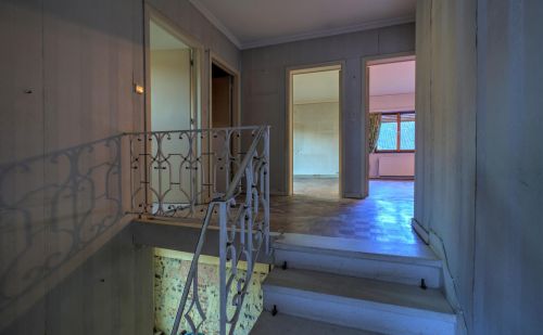 Villa 4 chambres à rénover avec jardin arboré et garage