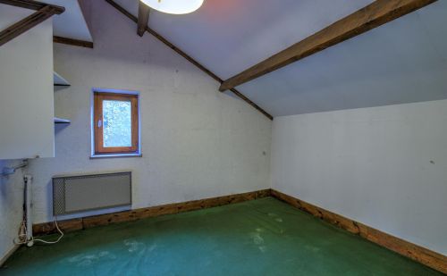 Villa 4 chambres à rénover avec jardin arboré et garage