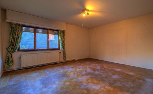 Villa 4 chambres à rénover avec jardin arboré et garage