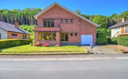 Villa 4 chambres à rénover avec jardin arboré et garage