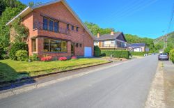 Villa 4 chambres à rénover avec jardin arboré et garage
