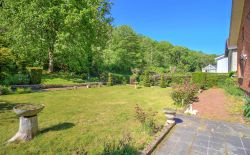 Villa 4 chambres à rénover avec jardin arboré et garage Villa 4 chambres à rénover avec jardin arboré et garage