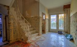 Villa 4 chambres à rénover avec jardin arboré et garage Villa 4 chambres à rénover avec jardin arboré et garage