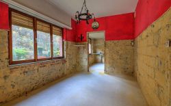 Villa 4 chambres à rénover avec jardin arboré et garage Villa 4 chambres à rénover avec jardin arboré et garage