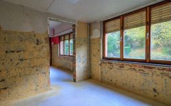 Villa 4 chambres à rénover avec jardin arboré et garage Villa 4 chambres à rénover avec jardin arboré et garage