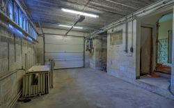 Villa 4 chambres à rénover avec jardin arboré et garage Villa 4 chambres à rénover avec jardin arboré et garage