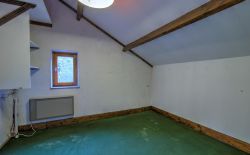 Villa 4 chambres à rénover avec jardin arboré et garage Villa 4 chambres à rénover avec jardin arboré et garage