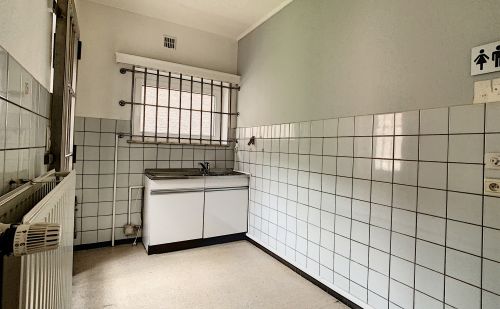 Maison de commerce ou de bureaux au centre de Trooz Maison de commerce ou de bureaux au centre de Trooz