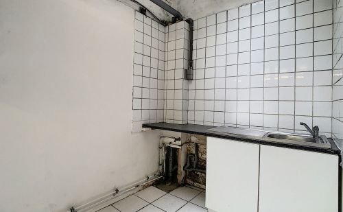 Rez commercial pouvant être transformé en appartement à Liège Rez commercial pouvant être transformé en appartement à Liège