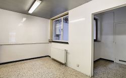 Rez commercial pouvant être transformé en appartement à Liège Rez commercial pouvant être transformé en appartement à Liège