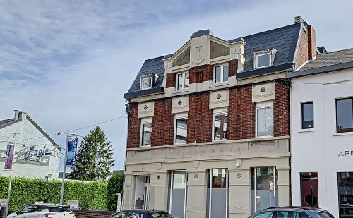 Immeuble de commerce ou de bureaux au centre de Ans