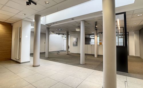 Immeuble de commerce ou de bureaux au centre de Ans