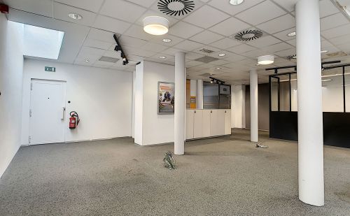 Immeuble de commerce ou de bureaux au centre de Ans