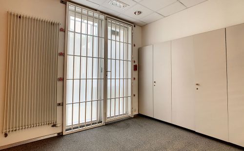 Immeuble de commerce ou de bureaux au centre de Ans