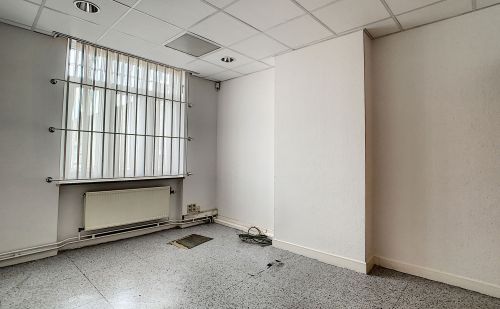 Immeuble de commerce ou de bureaux au centre de Ans