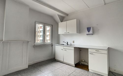 Immeuble de commerce ou de bureaux au centre de Ans