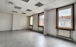 Immeuble de commerce ou de bureaux au centre de Ans