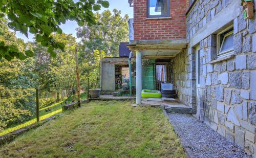 Bungalow 2 chambres avec terrasse et petit jardin