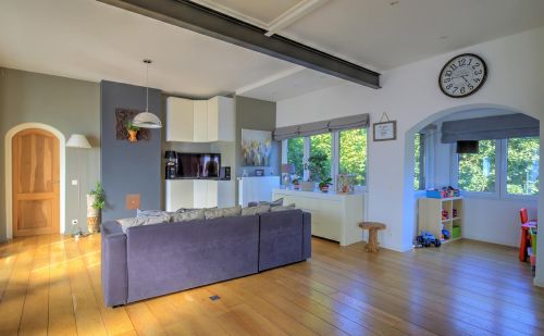 Bungalow 2 chambres avec terrasse et petit jardin