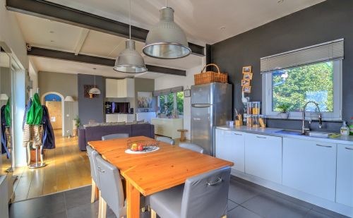 Bungalow 2 chambres avec terrasse et petit jardin