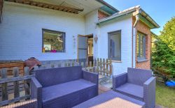 Bungalow 2 chambres avec terrasse et petit jardin