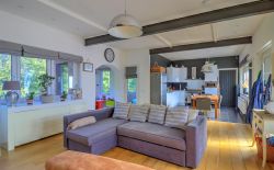 Bungalow 2 chambres avec terrasse et petit jardin