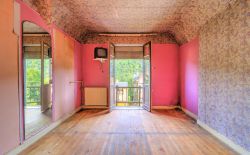 Maison 3 chambres avec garage, jardin et terrasse - prévoir rénovation Maison 3 chambres avec garage, jardin et terrasse - prévoir rénovation