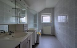 Maison 3 chambres à rénover avec garage et terrasse Maison 3 chambres à rénover avec garage et terrasse