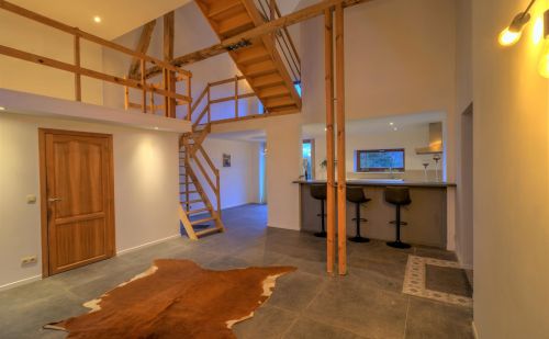 Grange aménagée en maison atypique Grange aménagée en maison atypique