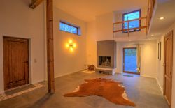 Grange aménagée en maison atypique Grange aménagée en maison atypique