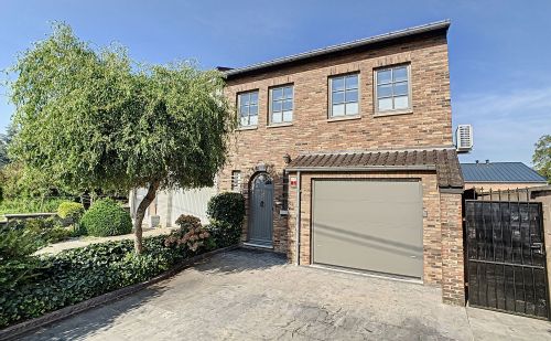 Maison 3 façades en bord de Meuse à Oupeye