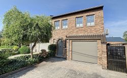 Maison 3 façades en bord de Meuse à Oupeye Maison 3 façades en bord de Meuse à Oupeye