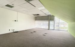 Maison de commerce ou de bureaux au centre de Seraing Maison de commerce ou de bureaux au centre de Seraing