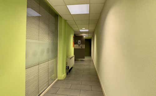 Maison de commerce ou de bureaux au centre de Grâce-Hollogne