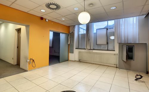 Maison de commerce au centre de Hamoir