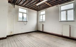 Maison de commerce au centre de Hamoir