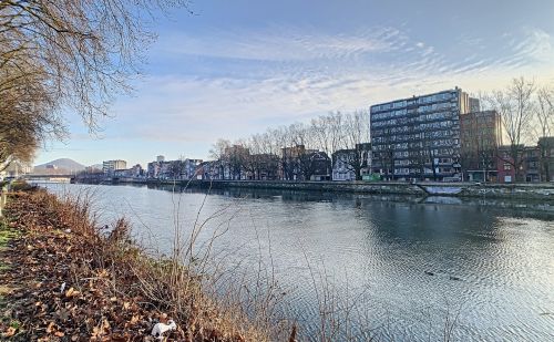 Appartement avec vue sur la Dérivation