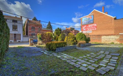 Bungalow 3 chambres avec jardin, garage et boxes à chevaux Bungalow 3 chambres avec jardin, garage et boxes à chevaux