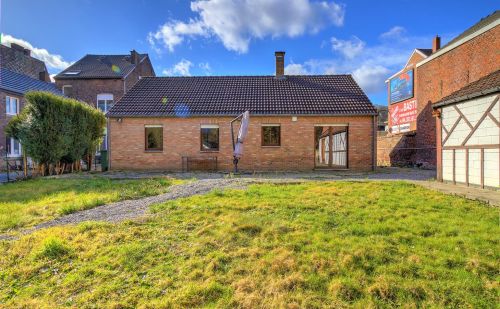 Bungalow 3 chambres avec jardin, garage et boxes à chevaux Bungalow 3 chambres avec jardin, garage et boxes à chevaux