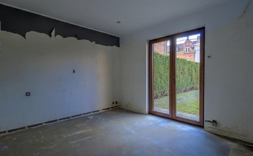 Bungalow 3 chambres avec jardin, garage et boxes à chevaux Bungalow 3 chambres avec jardin, garage et boxes à chevaux