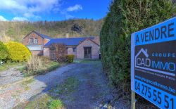Bungalow 3 chambres avec jardin, garage et boxes à chevaux Bungalow 3 chambres avec jardin, garage et boxes à chevaux